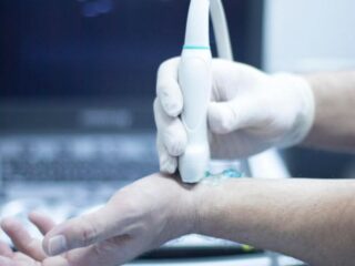 Wrist, Hand & Finger Pain? When to Get an Ultrasound at Crystal Radiology.